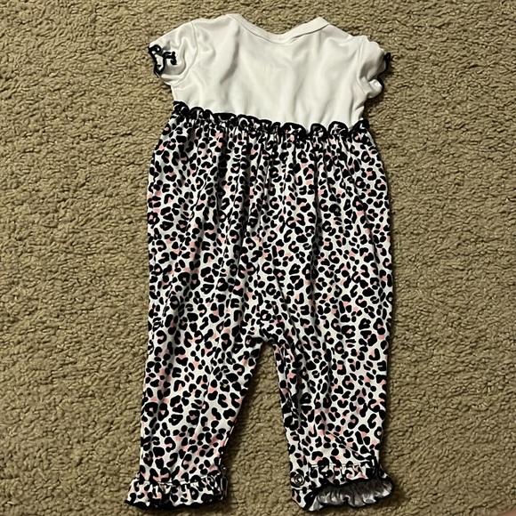 Baby girl 6 month pink leopard outfit - Picture 5 of 5